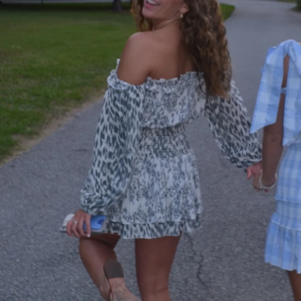 Surf Gypsy Off-Shoulder Mini Dress in Cream and Gray - Picture 3 of 6